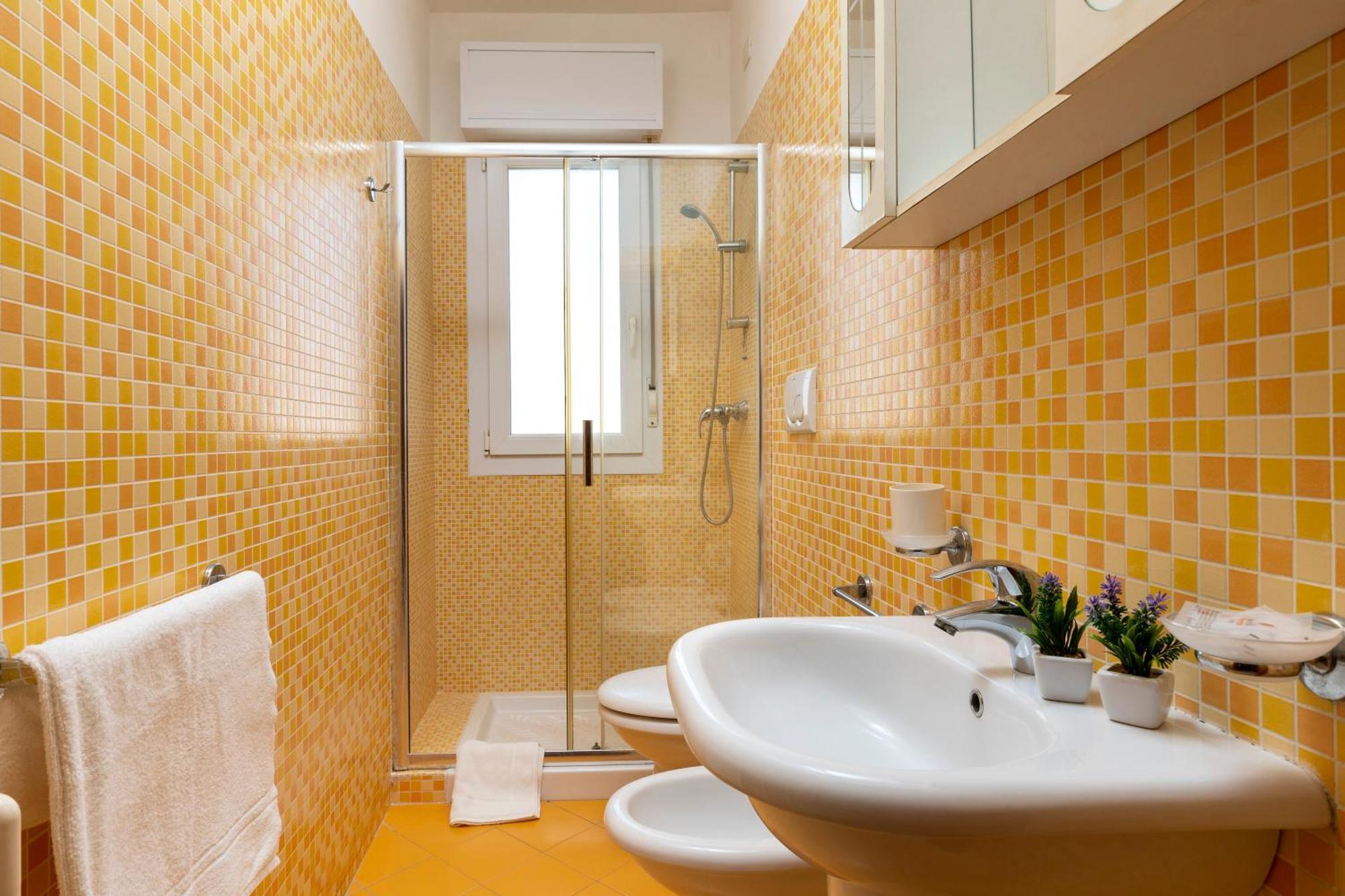 Residence Uno Studio&Suites Rimini Luaran gambar