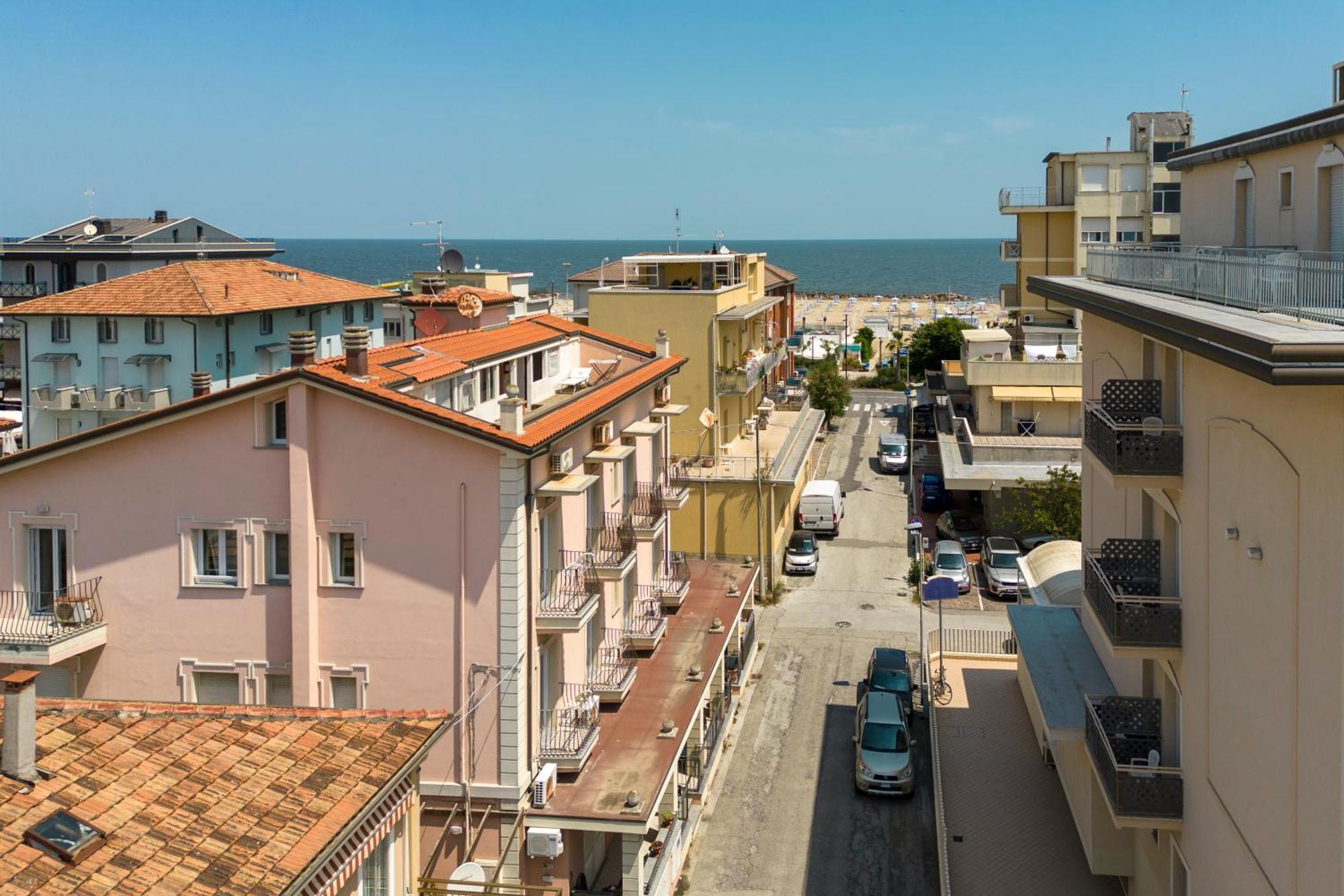 Residence Uno Studio&Suites Rimini Luaran gambar