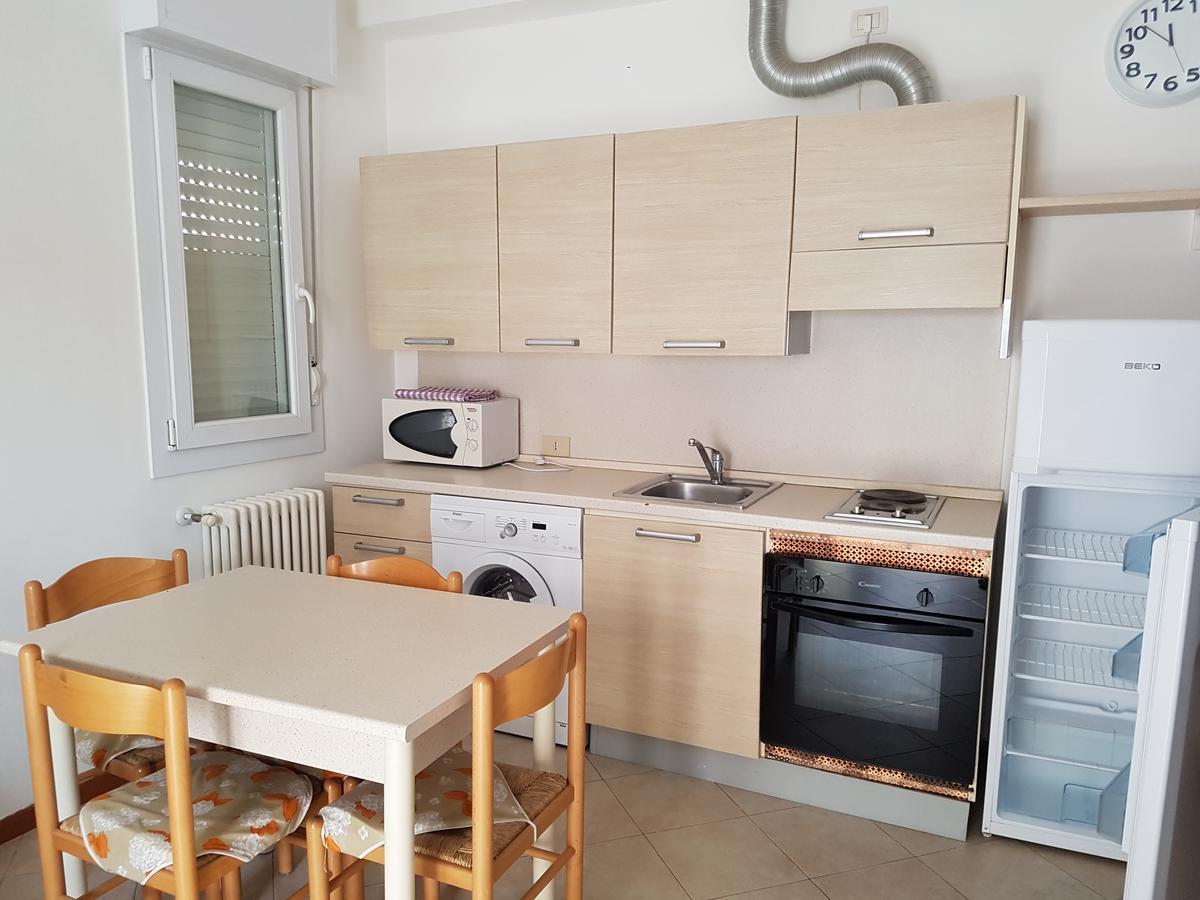 Residence Uno Studio&Suites Rimini Luaran gambar