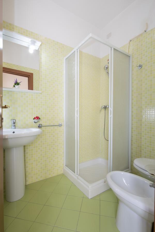 Residence Uno Studio&Suites Rimini Luaran gambar