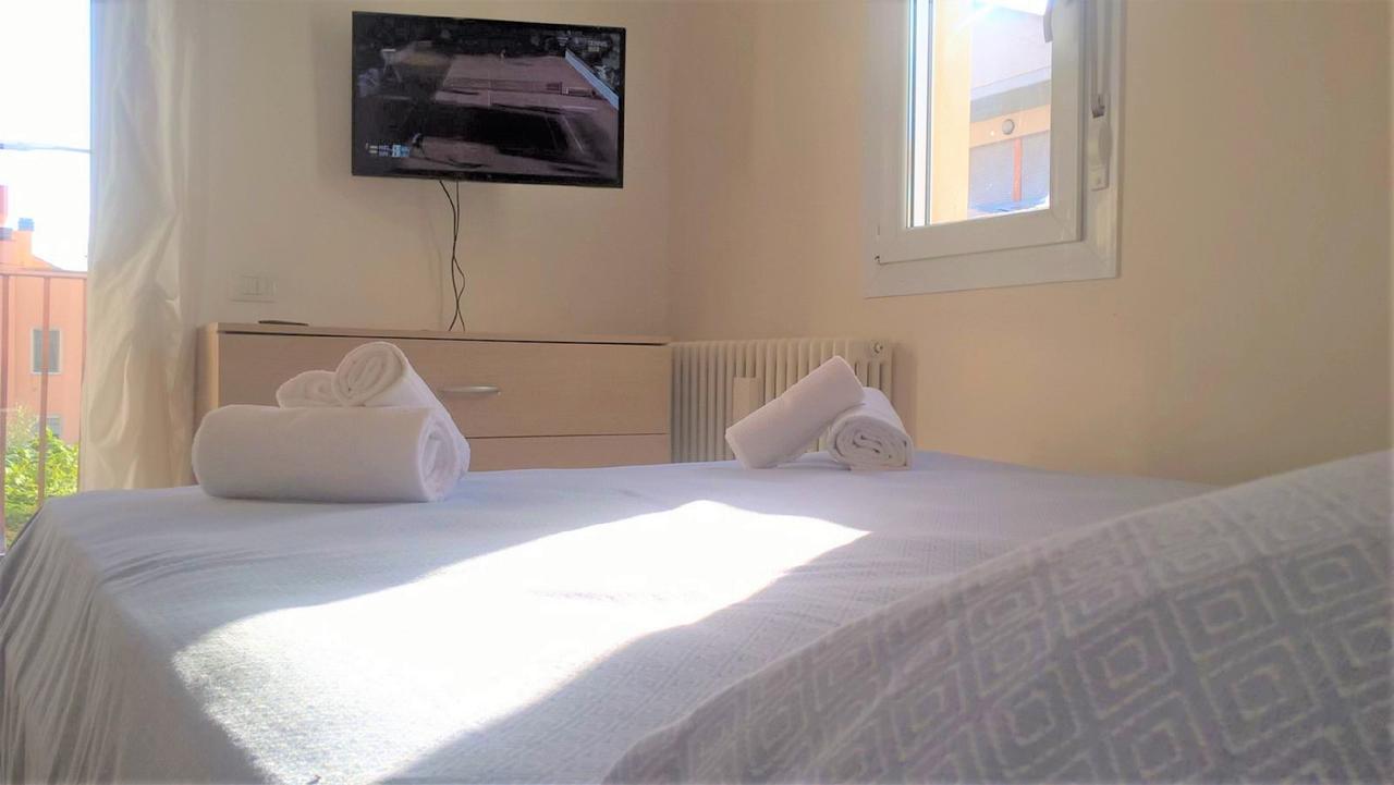 Residence Uno Studio&Suites Rimini Luaran gambar