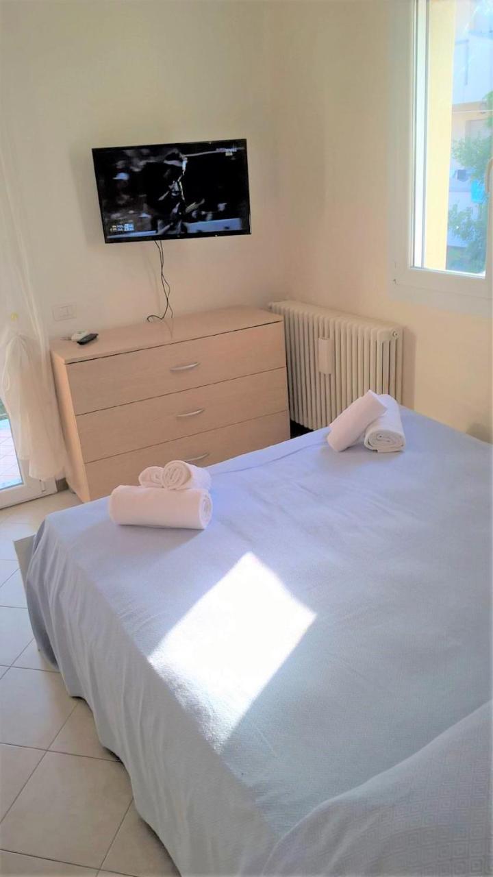 Residence Uno Studio&Suites Rimini Luaran gambar