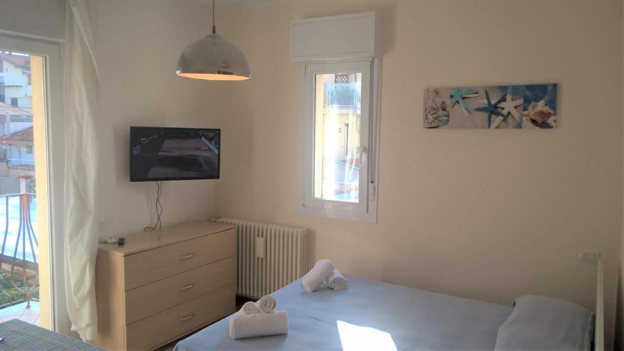 Residence Uno Studio&Suites Rimini Luaran gambar
