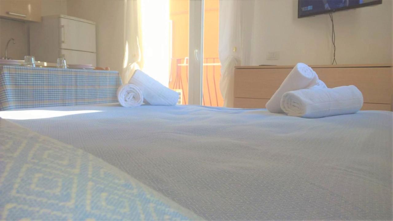 Residence Uno Studio&Suites Rimini Luaran gambar