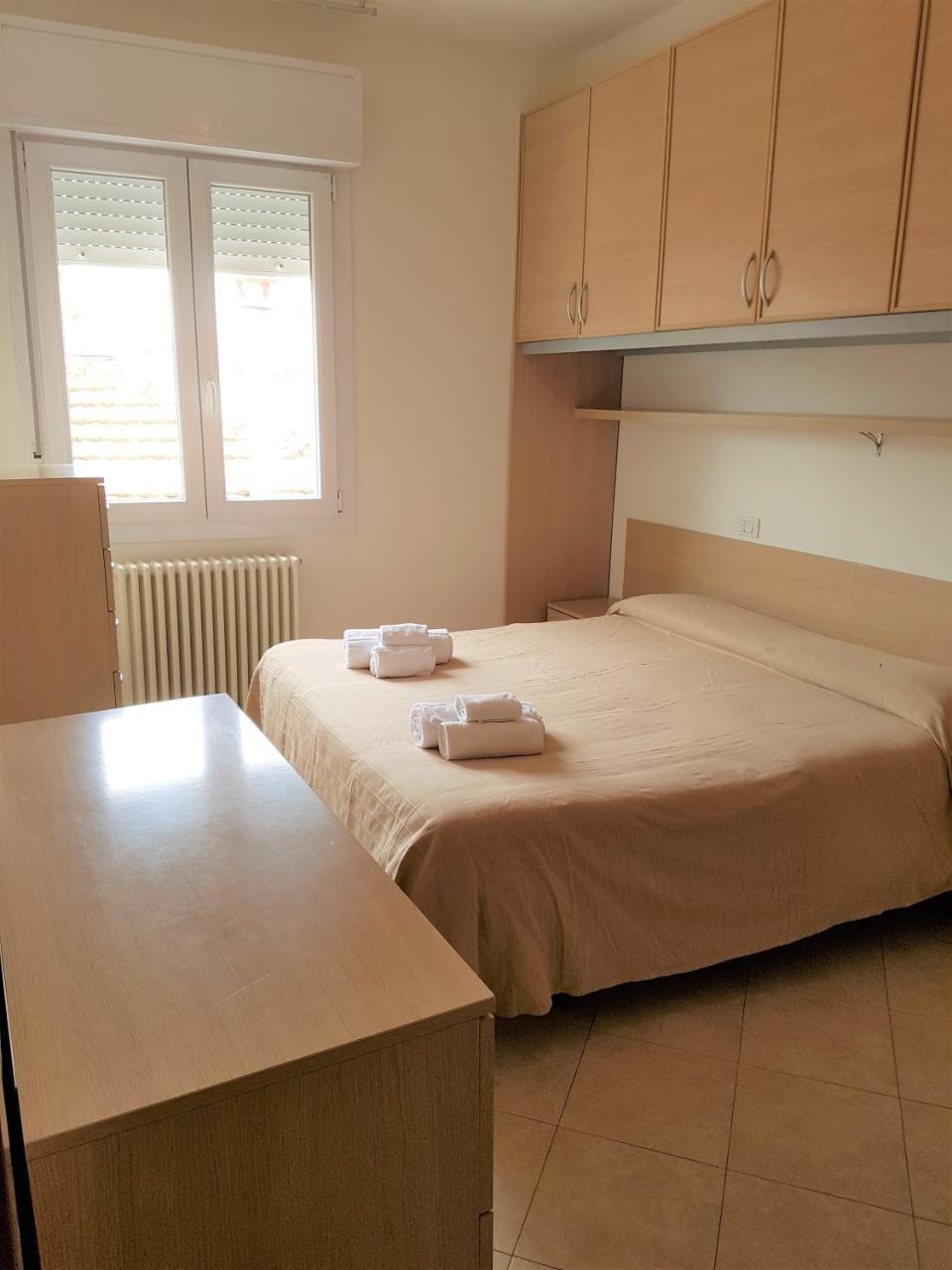 Residence Uno Studio&Suites Rimini Luaran gambar